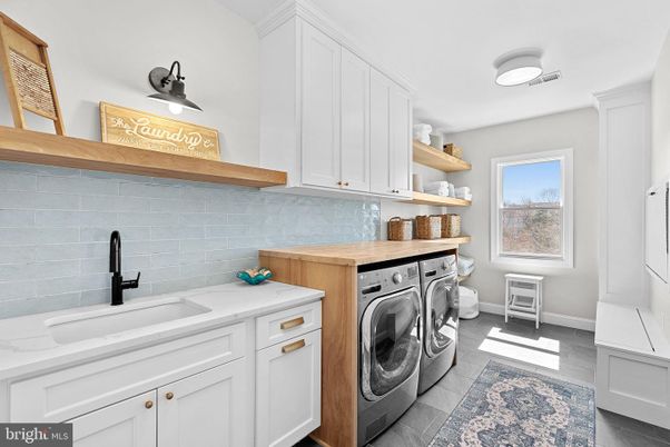 Interior, Washer