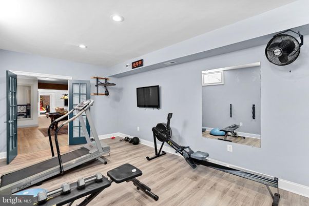 Fitness Equipment, Interior, Recessed Lighting, Wood Texture Flooring