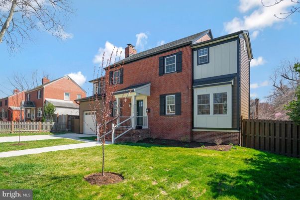 Backyard, Exterior, Facade, Brick Facade, Georgian