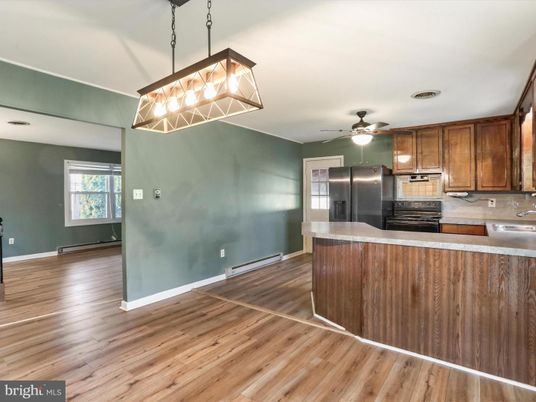Interior, Kitchen, Pendant Lights, Wood Texture Flooring