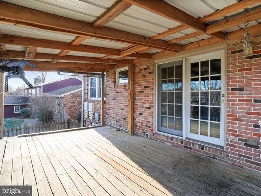 Exterior, Wood Texture Flooring