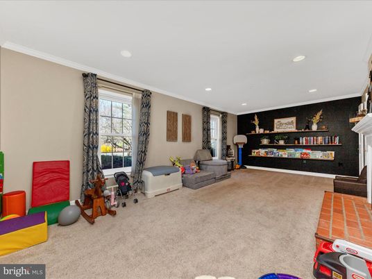 Fireplace, Interior, Recessed Lighting