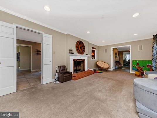 Fireplace, Interior, Recessed Lighting