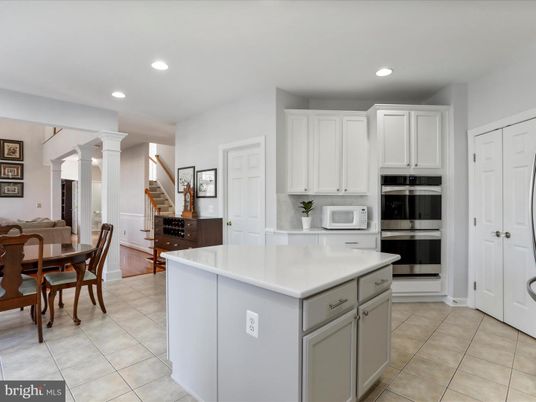 Dining room, Interior, Kitchen, Recessed Lighting, Stainless Steel Appliances, Wood Texture Flooring