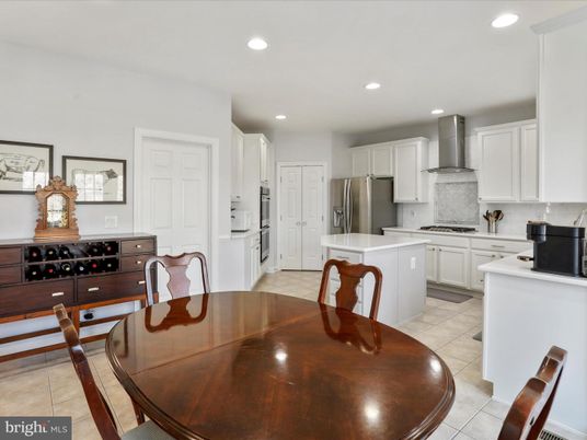 Dining room, Interior, Kitchen, Recessed Lighting, Stainless Steel Appliances