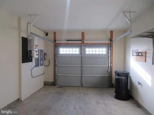 Garage, Interior