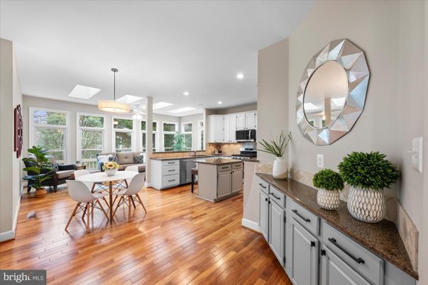 Dining room, Interior, Kitchen, Pendant Lights, Recessed Lighting, Wood Texture Flooring