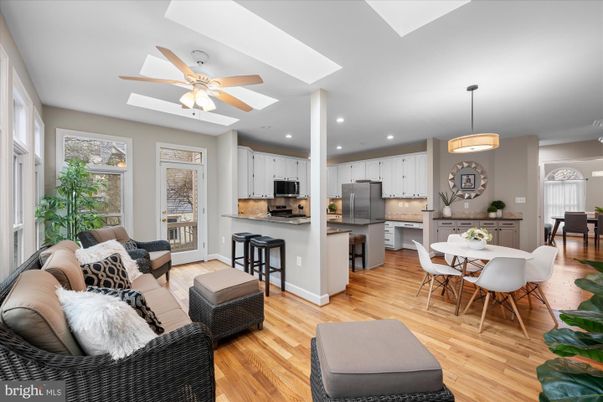 Dining room, Interior, Kitchen, Living room, Pendant Lights, Recessed Lighting, Stainless Steel Appliances, Wood Texture Flooring