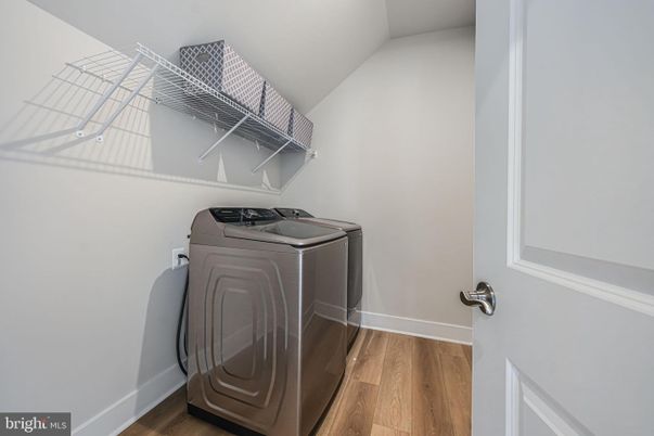 Interior, Washer, Wood Texture Flooring