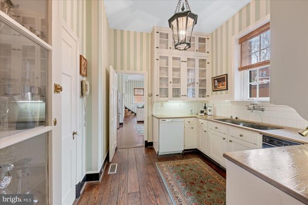 Interior, Kitchen, Pendant Lights, Wood Texture Flooring