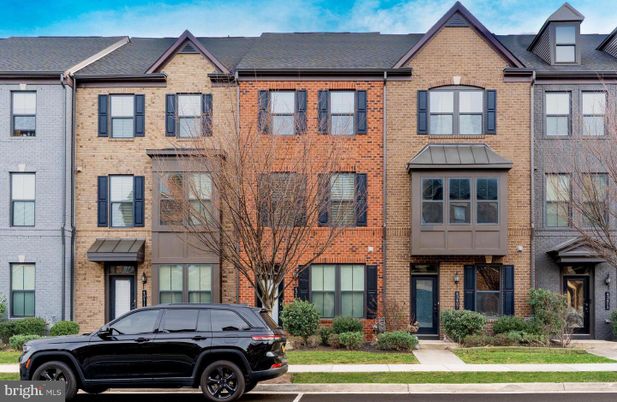 Exterior, Facade, Brick Facade, Rowhouse
