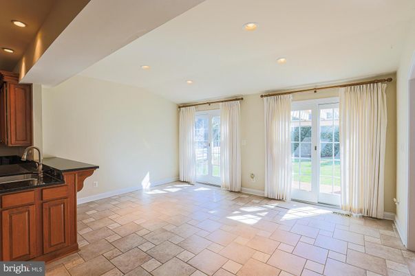 Empty room, Interior, Kitchen, Recessed Lighting
