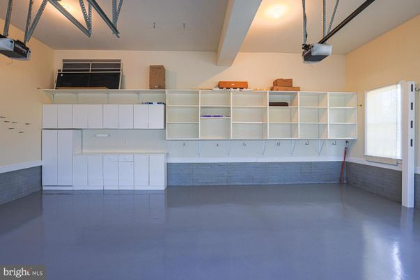 Garage, Interior