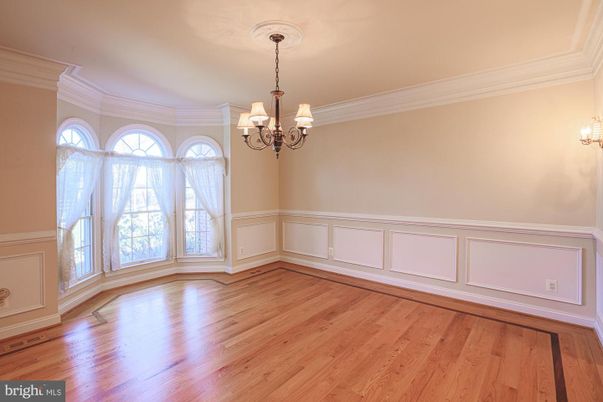 Chandelier, Empty room, Interior, Wood Texture Flooring