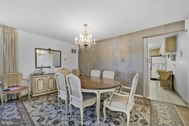Chandelier, Dining room, Interior