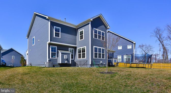 Backyard, Exterior, Facade, Farmhouse