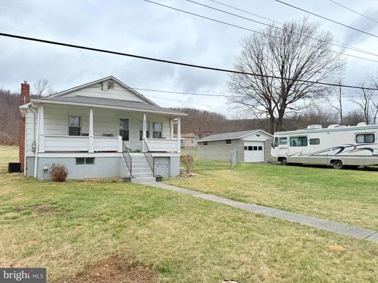 Backyard, Detached Garage, Exterior, Facade, Raised Ranch