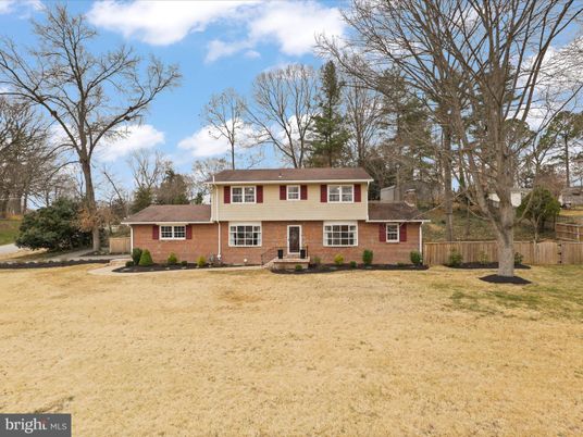 Backyard, Exterior, Facade, Brick Facade, Georgian