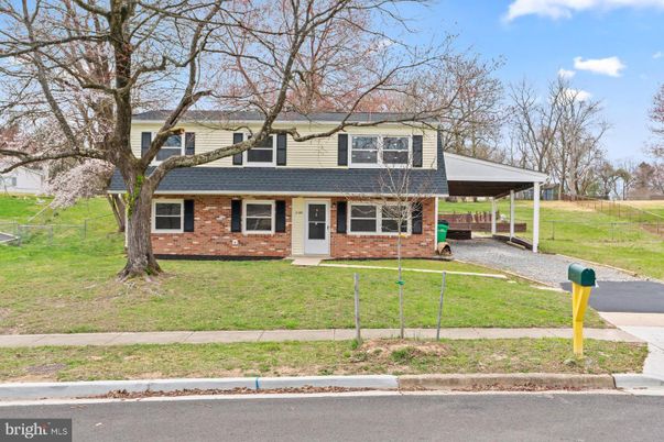 Exterior, Facade, Brick Facade, Split Level
