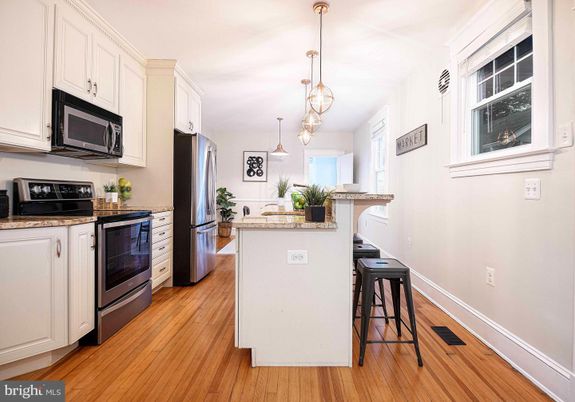 Interior, Kitchen, Pendant Lights, Wood Texture Flooring
