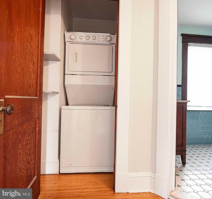 Interior, Utility Closets, Washer, Wood Texture Flooring