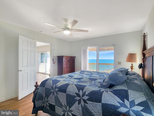 Bedroom, Interior, Water, Wood Texture Flooring