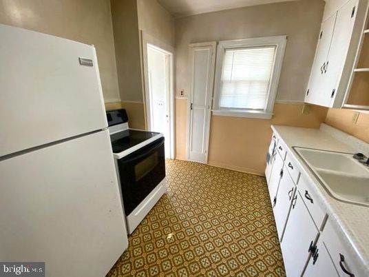 Interior, Kitchen, Tile Countertops