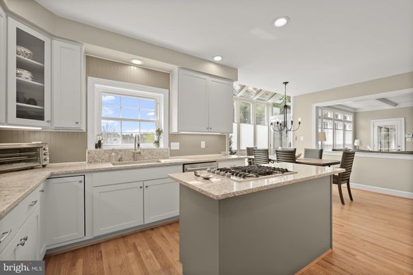Chandelier, Dining room, Interior, Kitchen, Recessed Lighting, Wood Texture Flooring