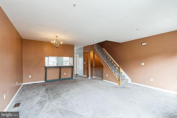Chandelier, Empty room, Interior, Recessed Lighting