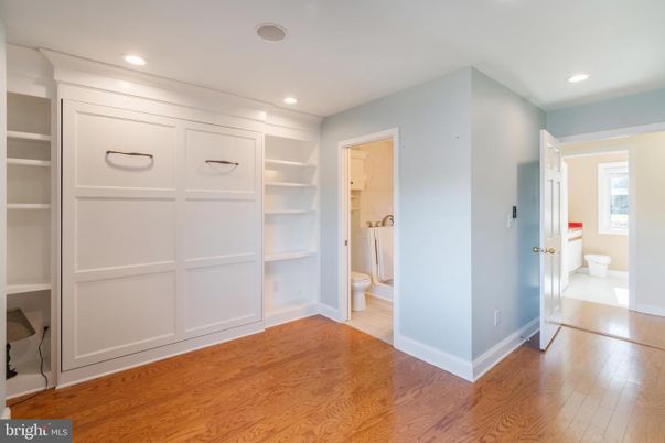Bathroom, Interior, Recessed Lighting, Wood Texture Flooring