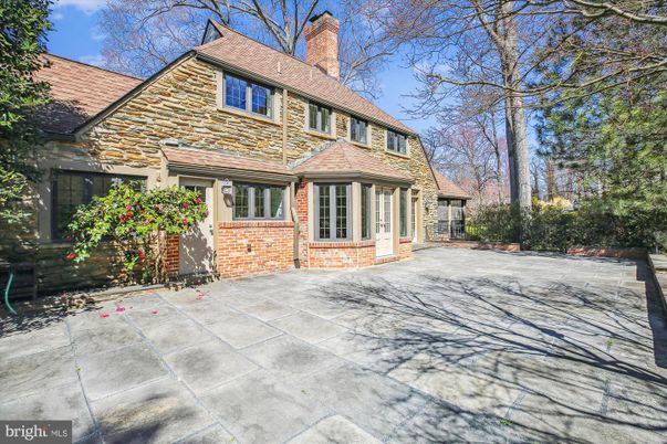 Exterior, Facade, Brick Facade, Cape Cod