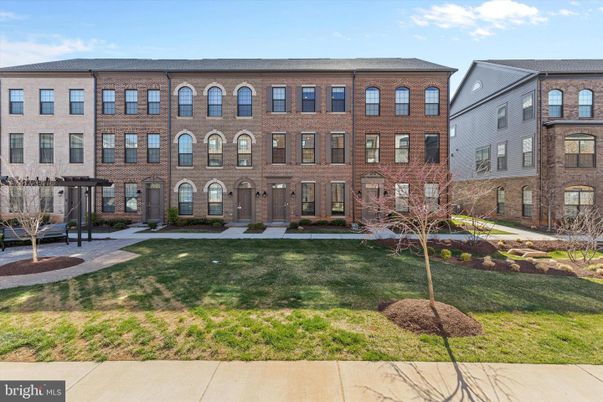 Backyard, Exterior, Facade, Brick Facade, Georgian