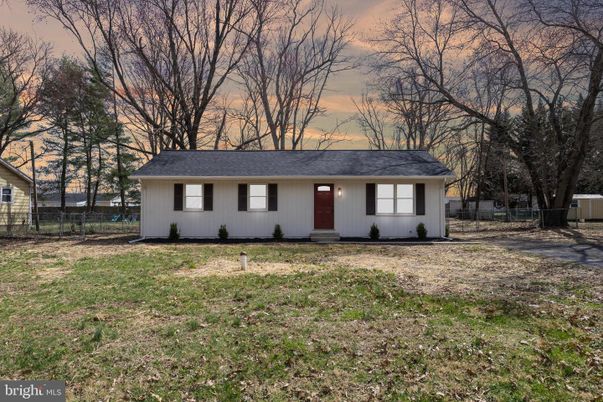 Backyard, Exterior, Facade, Ranch