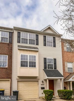 Attached, Exterior, Facade, Brick Facade, Rowhouse