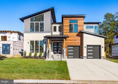 Attached, Exterior, Facade, Modern