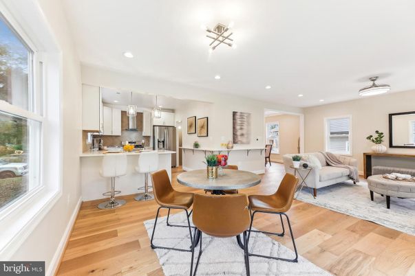 Dining room, Interior, Kitchen, Living room, Pendant Lights, Recessed Lighting, Stainless Steel Appliances, Wood Texture Flooring