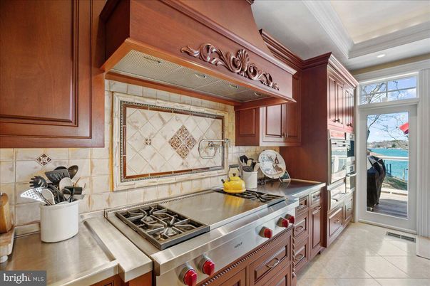 Interior, Kitchen, Recessed Lighting, Stainless Steel Appliances, Water
