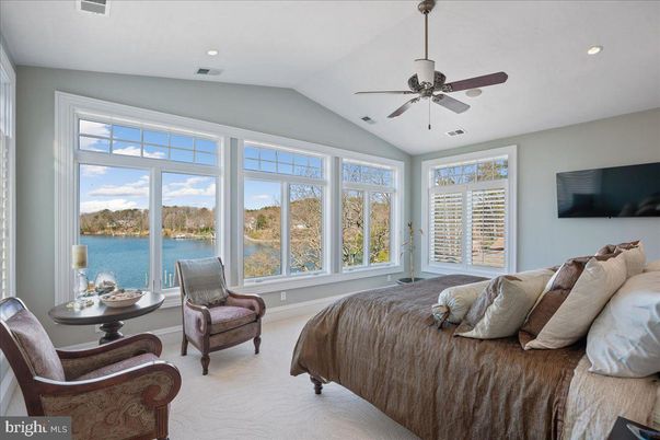 Bedroom, Interior, Recessed Lighting, Water