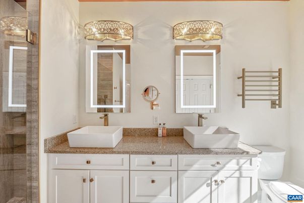 Bathroom, Dual Sink Vanities, Interior