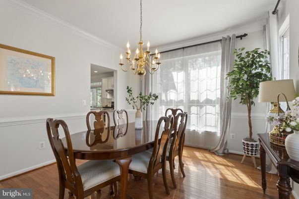 Chandelier, Dining room, Interior, Recessed Lighting, Wood Texture Flooring