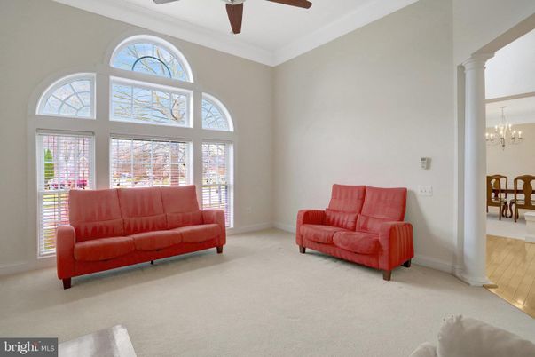 Chandelier, Dining room, Interior, Living room