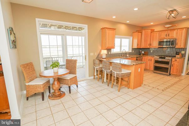 Dining room, Interior, Kitchen, Recessed Lighting
