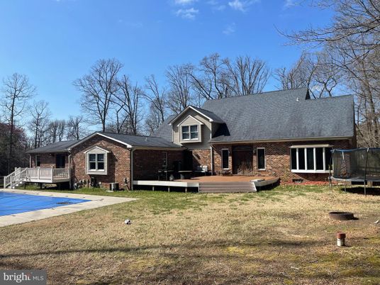 Exterior, Facade, Brick Facade, Cape Cod