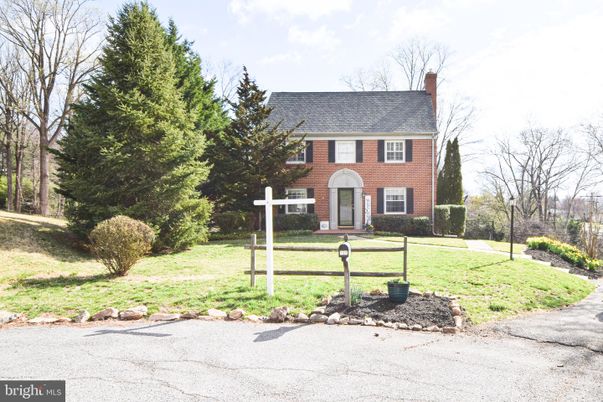 Backyard, Exterior, Facade, Brick Facade, Georgian