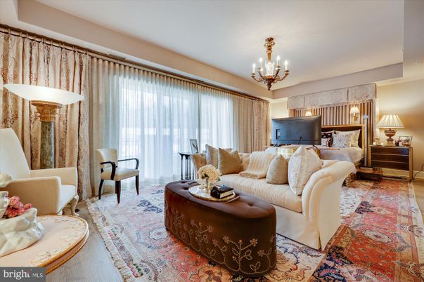 Chandelier, Interior, Living room
