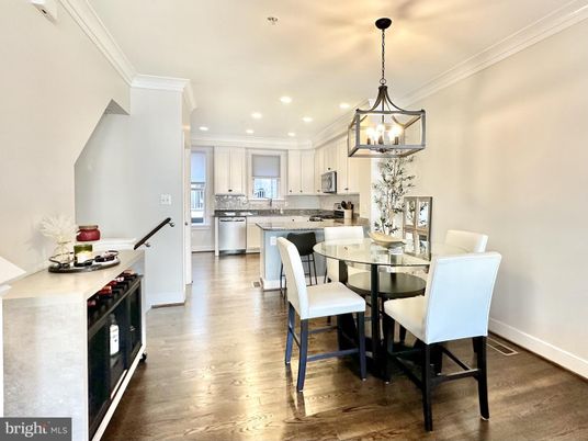 Dining room, Interior, Kitchen, Pendant Lights, Recessed Lighting, Wood Texture Flooring