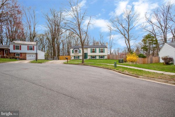Attached, Exterior, Facade, Raised Ranch