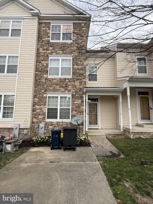 Exterior, Facade, Rowhouse