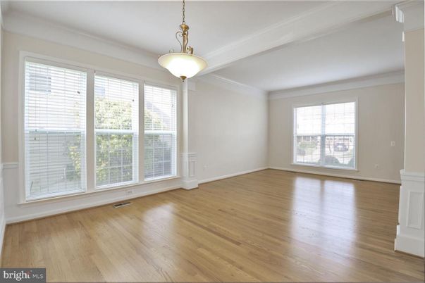 Empty room, Interior, Pendant Lights, Wood Texture Flooring