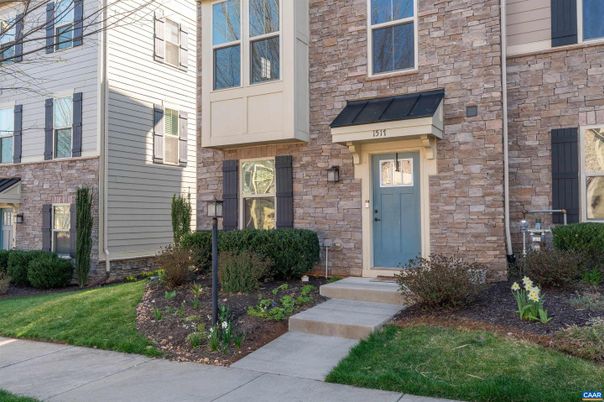 Exterior, Facade, Brick Facade, Rowhouse